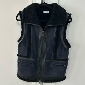Good condition Vince Dark Navy Suede/Shearling Vest (Sz small)
